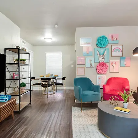 The Flamingo 102 L Pool I 65 Smart Tv I Sleeps 5 Apartment